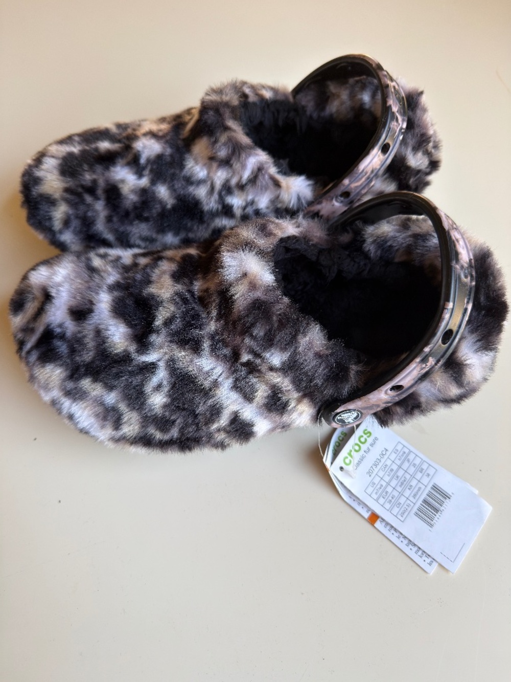 NWT! Crocs Fur Sure Leopard Print Fuzzy Slippers – W9/7M